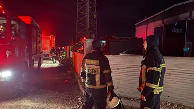 Kayseri'de plastik fabrikasında yangın: 1 işçi zehirlendi