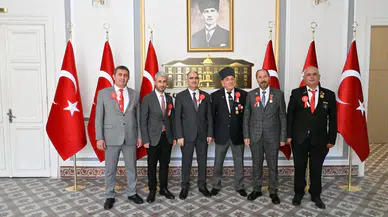 Manisa Valisi Vahdettin Özkan, gaziler günün 'de kahraman gazileri ağırladı