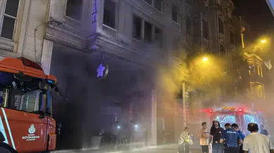 Beyoğlu’nda çıkan otel yangını kontrol altına alındı