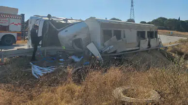 Balıkesir'de tır devrildi: Sürücü hayatını kaybetti!