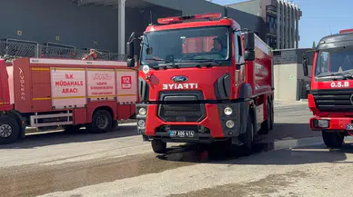 Gaziantep'te ıslak mendil fabrikasında yangın: 2 kişi dumandan etkilendi!