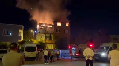 Adana 'da 3 katlı evde yangın: Ev kullanılamaz hale geldi!