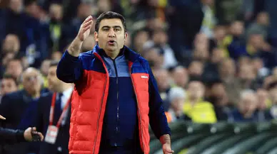 Ümit Özat, kaleci İrfan Can Eğribayat'ı yerden yere vurdu!