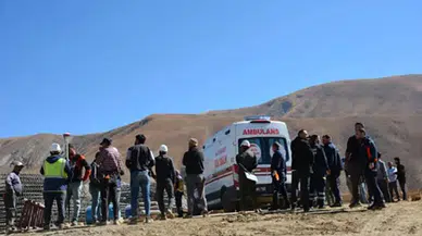 Hakkari’de bir inşaatta beton kalıbı çöktü: 3 işçi yaralandı!