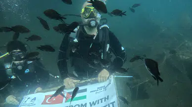Bursa’da deniz altından Filistin'e destek