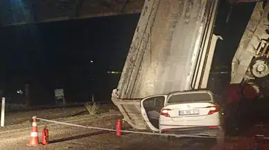 Otomobil, damperi açılan kamyona çarptı: 1 ölü, 3 yaralı