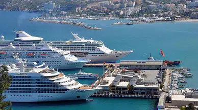 Bakan Ersoy: Türkiye kruvaziyer turizminde tarihi zirvede