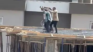 Adana’da inşaat işçileri 10’uncu katta müzikle halay çekti
