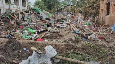 Myanmar’da bir liseye 220 kiloluk bomba attılar