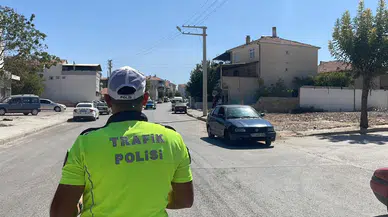 Karaman'da 3 yaşındaki çocuğa araba çarptı!