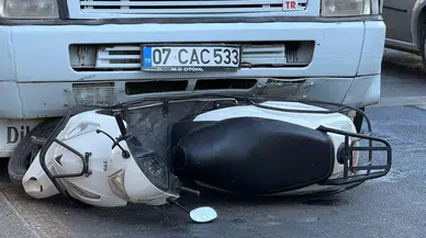 Antalya'da tanker ile motosiklet çarpıştı: Anne ve 2 çocuğu yaralandı