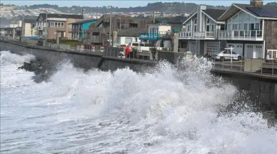 ABD'de korkutan deprem: Tsunami alarmı verildi!