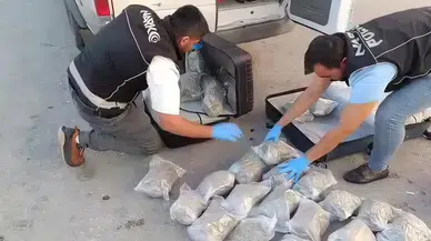 Minibüsten 35 kilo uyuşturucu çıktı