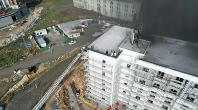 Başakşehir'de şantiye alanında yangın!