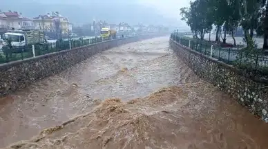 Muğla'da sel paniği!