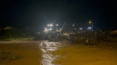 Çanakkale'de sağanak nedeniyle Kepez Çayı taştı