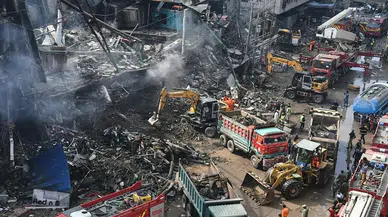 Pakistan'daki AVM yangınında ölenleri sayısı 60'a yükseldi