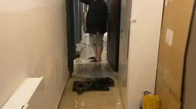 İstanbul'da sağanak yağış çilesi: Ev ve iş yerlerini su bastı