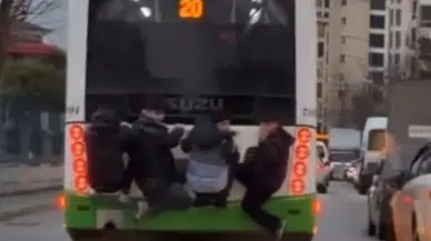 Bursa’da otobüs arkasındaki 4 çocuğun tehlikeli yolculuğu kamerada!