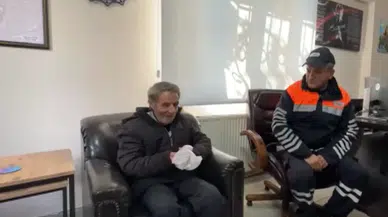 Esenyurt Belediye işçisi yolda bulduğu para dolu poşeti sahibine teslim etti