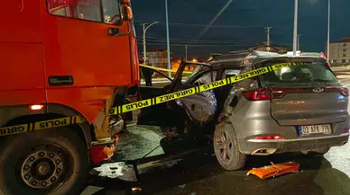 Afyonkarahisar'da tır ile otomobil çarpıştı: 3'ü ağır 7 yaralı