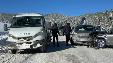 Kartalkaya yolunda kaza: 2 cip kafa kafaya çarpıştı!