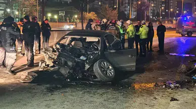 Ankara'da kontrolden çıkan araç bariyere çarptı: 1 ölü 2 yaralı