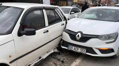 Muğla Yatağan’da trafik kazası: 3 araç birbirine girdi