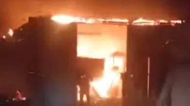 Kırşehir'de garaj yangını: Traktör ve tarım aletleri küle döndü!