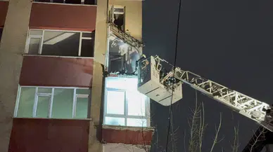 Bahçelievler'de 6 katlı binanın balkonu sağanak yağış sonrası çöktü