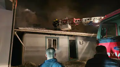 Çorum Bayat'ta ev yangını: Bir kişi ağır yaralandı