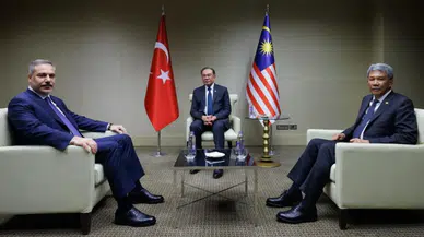 Bakan Fidan, Malezya Başbakanı Enver İbrahim ile görüştü