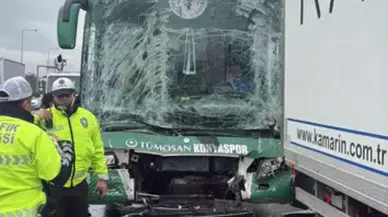 Konyaspor U-19 futbol takımı otobüsü kaza yaptı