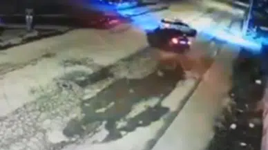 'Dur' ihtarına uymadı, ekip aracına çarptı: 2'si polis 3 yaralı