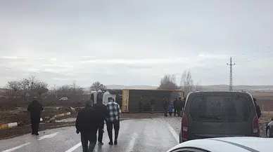 Konya Ereğli’de korkutan kaza: Kamyon devrildi, yol ulaşıma kapandı!