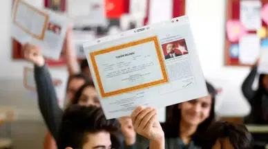 Okullarda karne heyecanı: 18 milyon öğrenci yarıyıl tatiline giriyor!