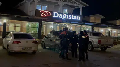 Aksaray'da restoranda silahlı kavga: Bacaklarından vuruldu