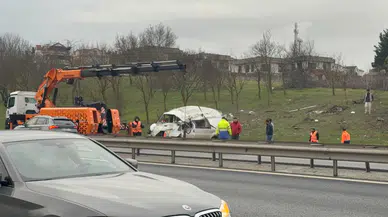TEM Otoyolu'nda iki araç çarpıştı: 5 kişi yaralandı