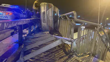 Avcılar E-5 yan yolda feci kaza: 2 yaralı