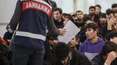 Göçmen kaçakçılığında vurgun: 478 göçmen yakalandı