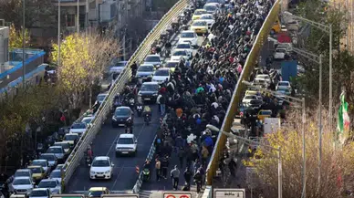 İran’da hayat pahalılığı protestoları büyüyor: Çok sayıda kentte çatışma!
