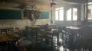 Alanya'da ilkokulda yangın paniği: Klima ünitesi alev aldı!