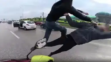 Bursa’daki tekme tokatlı kavgada sürücülerin ehliyetine el konuldu