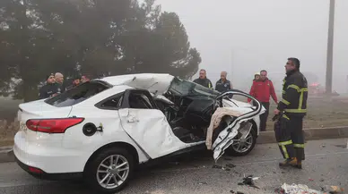 Burdur'da yoğun sis faciası: 4 araçlık zincirleme kazada 1'i ağır 2 yaralı