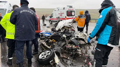 Adıyaman'da feci kaza: Otobüs otomobili kağıt gibi ezdi, 3 ölü, 1 yaralı!
