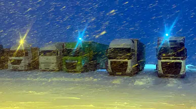 Ardahan ve Kars'ta kar ve tipi ulaşımı aksattı: 90 köy yolu kapandı