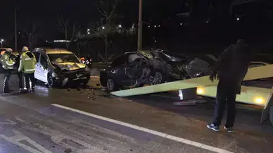 Kadıköy'de zincirleme trafik kazası: Otomobil sürücüsü ağır yaralandı
