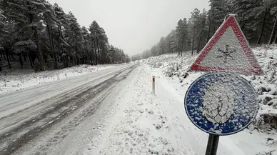 Kazdağları'nda kar ulaşımı olumsuz etkiledi