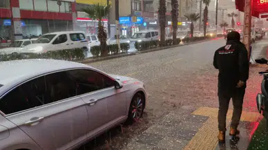 Mersin Silifke'de dolu yağışı çilesi: Sokakları su bastı, tarım alanları zarar gördü