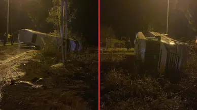 Adana'da fabrika işçilerini taşıyan minibüs devrildi: Çok sayıda yaralı var